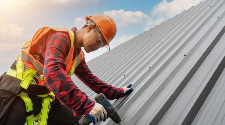 Professional gutter cleaning in Hannaford, ND